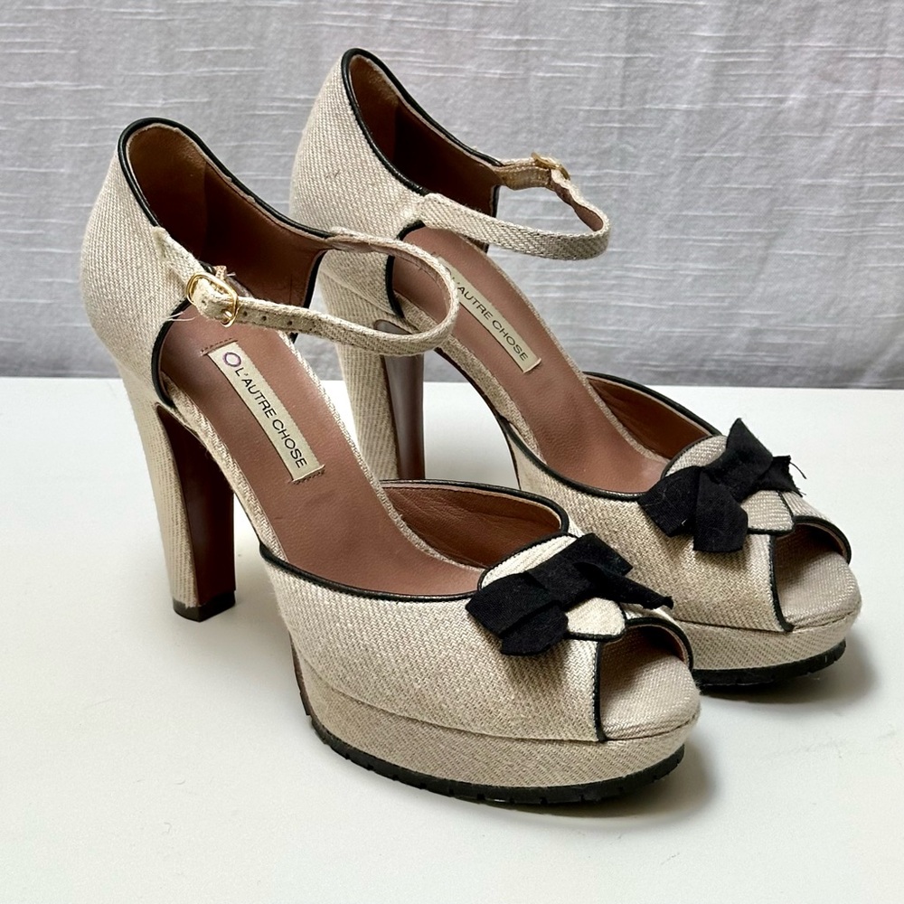 Italian L’autre Chose Cream and Black Heels with Ankle Strap NWOB